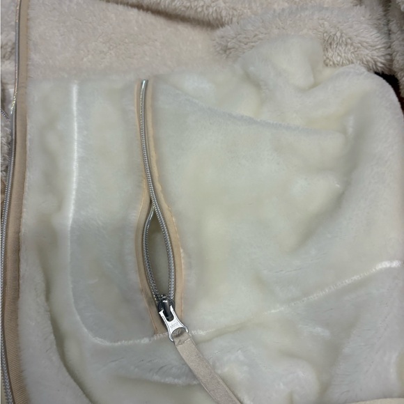 UGG sherpa + faux-shearling zip-up sweater/jacket in a cream/ivory colo - Picture 14 of 16